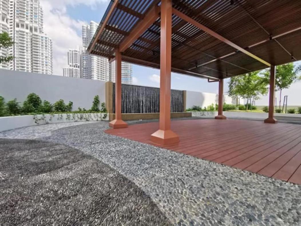 Almas Puteri Harbour Nusajaya Suite Room Exclusive Room 5 Min To Legoaland By Homespace Exterior photo