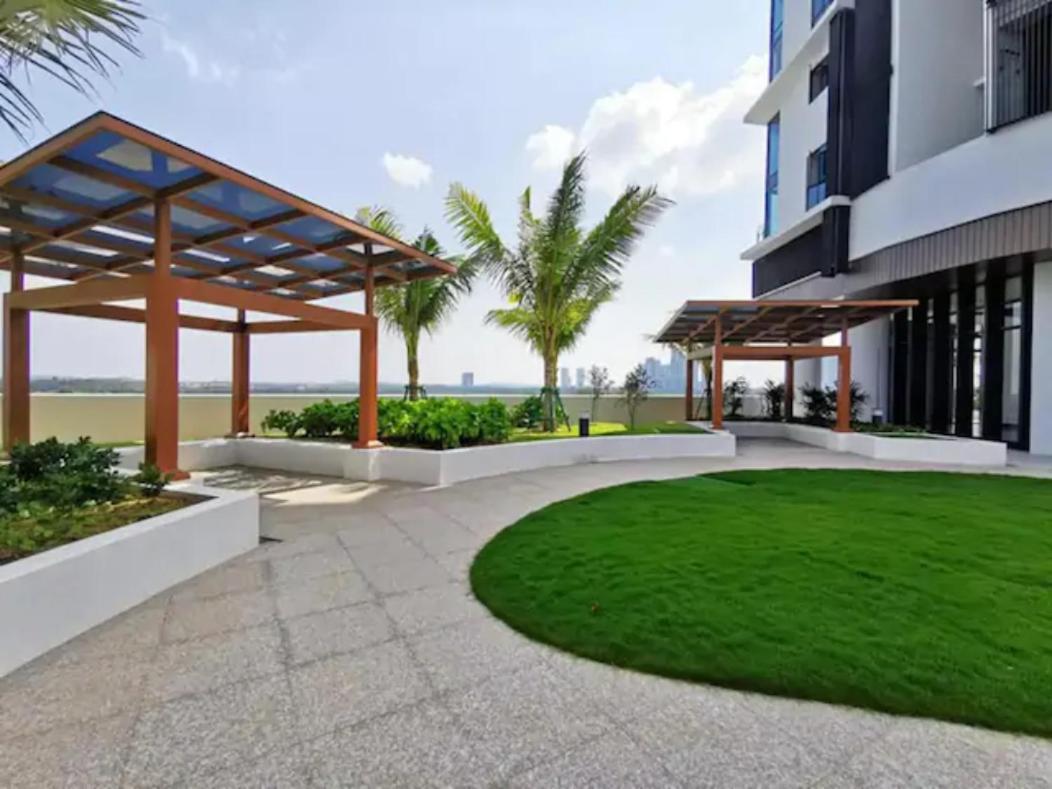 Almas Puteri Harbour Nusajaya Suite Room Exclusive Room 5 Min To Legoaland By Homespace Exterior photo