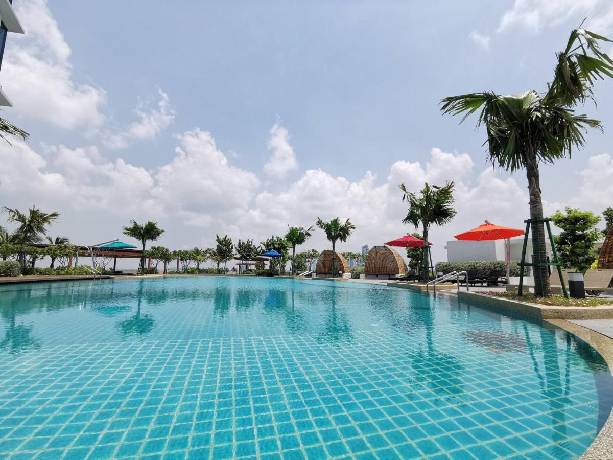 Almas Puteri Harbour Nusajaya Suite Room Exclusive Room 5 Min To Legoaland By Homespace Exterior photo