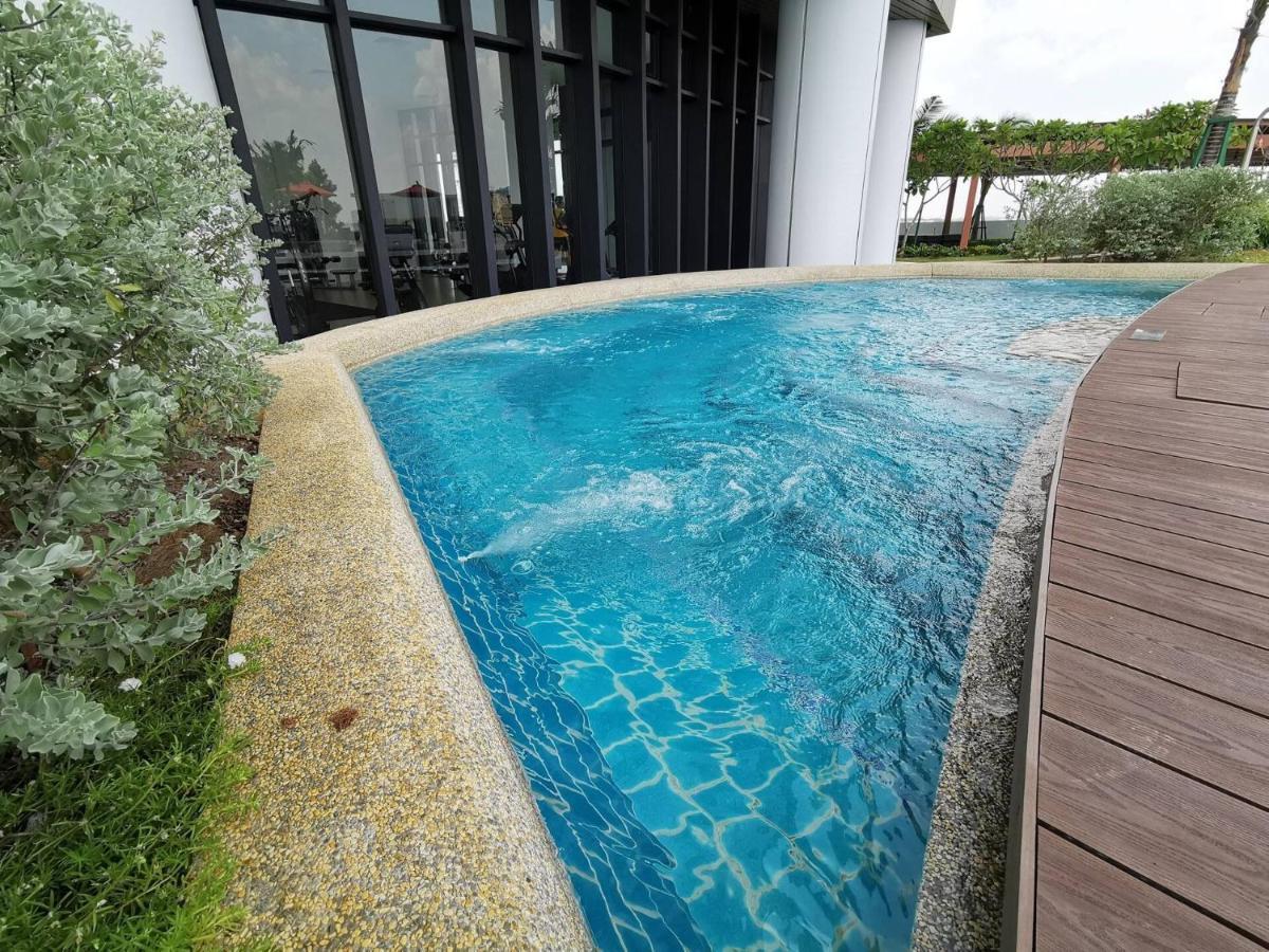 Almas Puteri Harbour Nusajaya Suite Room Exclusive Room 5 Min To Legoaland By Homespace Exterior photo